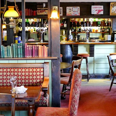 The Crab And Lobster Inn Бембридж Екстериор снимка