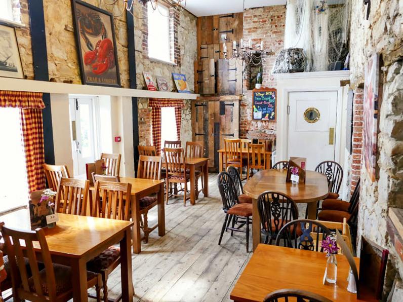 The Crab And Lobster Inn Бембридж Екстериор снимка