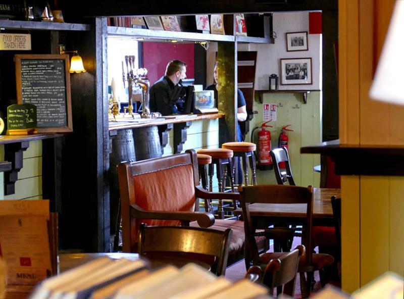 The Crab And Lobster Inn Бембридж Екстериор снимка