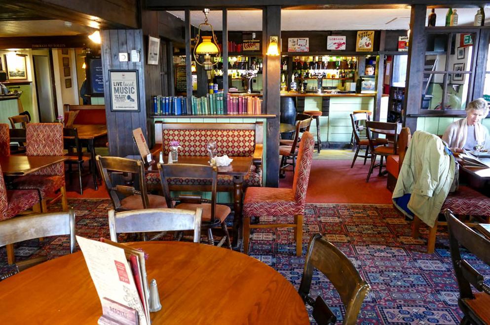 The Crab And Lobster Inn Бембридж Екстериор снимка