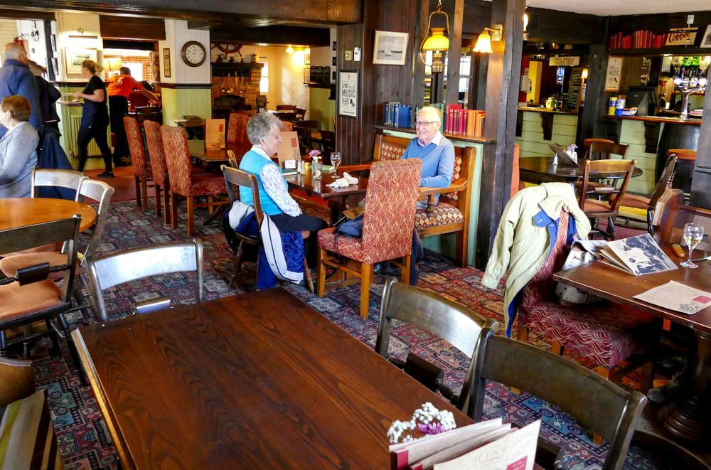 The Crab And Lobster Inn Бембридж Екстериор снимка